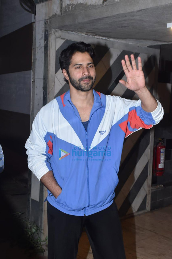 photos varun dhawan snapped at the gym in juhu 65 1