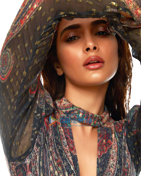 pooja hegde 44