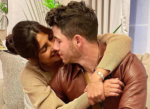 Priyanka Chopra smashes divorce rumors as she leans in to kiss Nick Jonas in his Thanksgiving post, he says 'grateful for you'. See pic