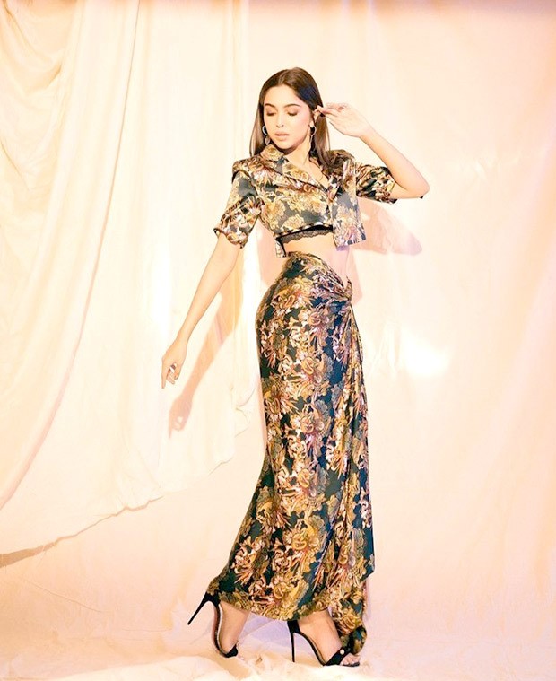Sharvari Wagh nails the printed look in a satin set from Anamika Khanna Sharvari Wagh nails the printed look in a satin set from Anamika Khanna