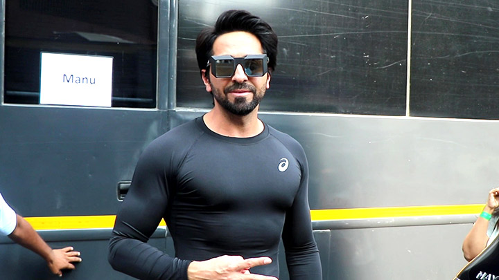 Spotted: Ayushmann Khuranna at Juhu, promoting Chandigarh Kare Aashiqui
