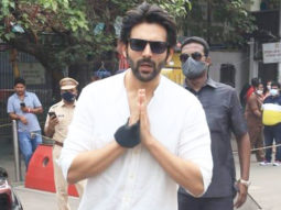 Spotted: Kartik Aaryan prays at Shree Siddhivinayak Ganapati Temple for Dhamaka release