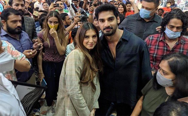 Tadap stars Ahan Shetty and Tara Sutaria relish Gujarati thali during promotions in Ahmedabad! Tadap stars Ahan Shetty and Tara Sutaria relish Gujarati thali during promotions in Ahmedabad!