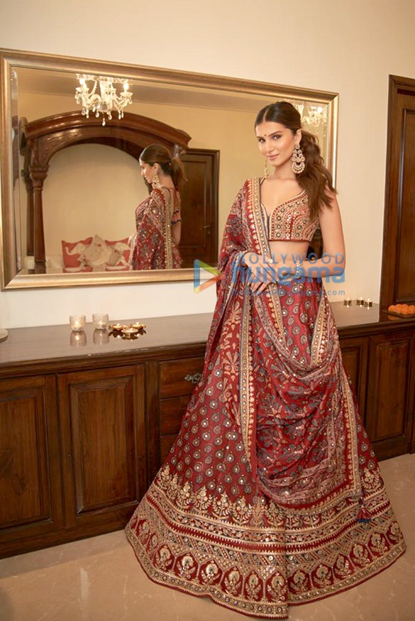 tara sutaria 47
