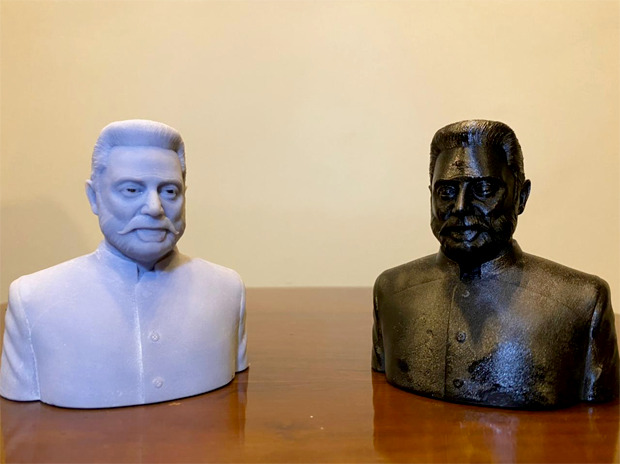 A 3D printed statue of Kamal Haasan attached to two high altitude balloon satellites as tribute to the actor 