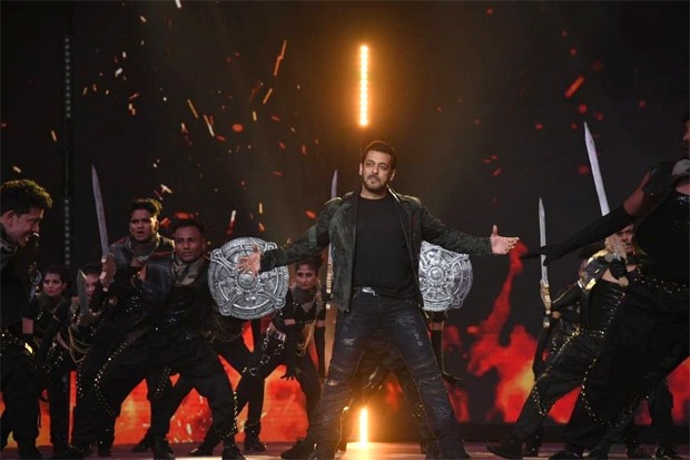 IFFI 2021: Salman Khan and Ranveer Singh light up the stage with their power-packed performances at the opening ceremony