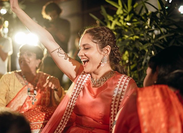 Ankita Lokhande shares stills from her Mehendi ceremony; executes ...