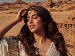 Janhvi Kapoor poses in a sexy kaftan created by Manish Malhotra in the middle of the desert, see photos