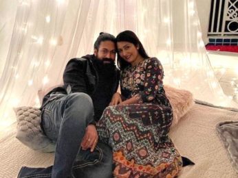 KGF 2 actor Yash and wife Radhika Pandit celebrate their 5th wedding anniversary in class, see photos KGF 2 actor Yash and wife Radhika Pandit celebrate their 5th wedding anniversary in class, see photos