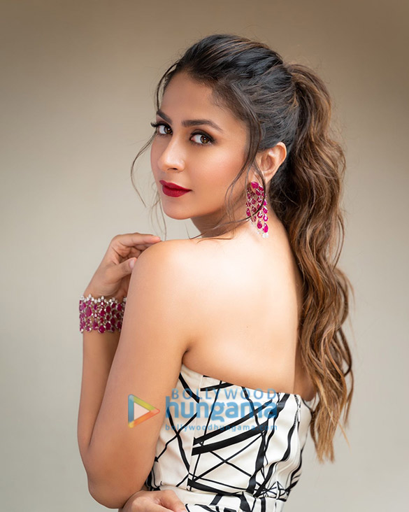 malvika raaj 1