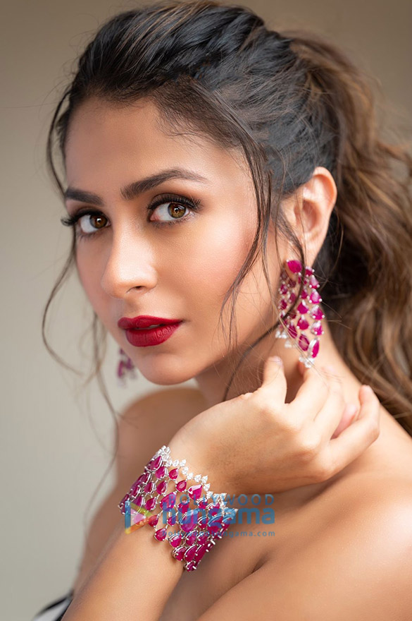 malvika raaj 9