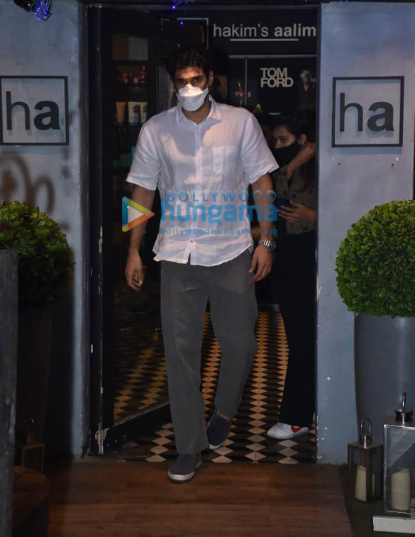 photos aditya roy kapur snapped at hakims aalim salon 1