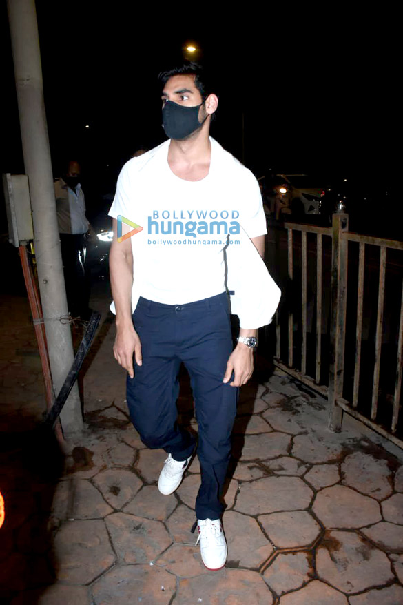 photos ahan shetty kl rahul and others spotted at a cafe in bandra 6