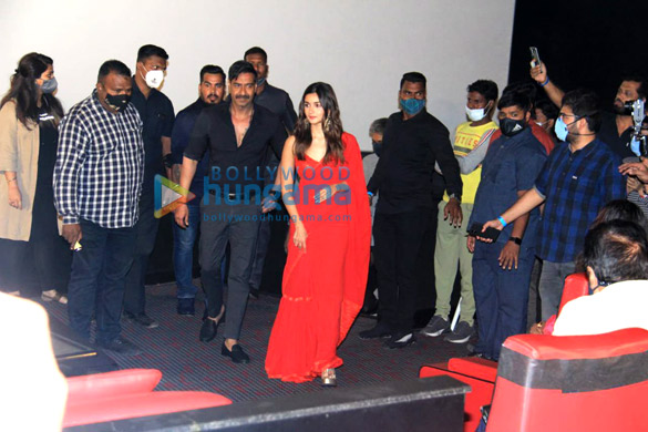 photos ajay devgn jr ntr and alia bhatt at the trailer launch of rrr 7