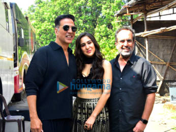 Photos: Akshay Kumar, Sara Ali Khan, and Aanand. L. Rai snapped promoting Atrangi Re on the sets of The Kapil Sharma Show