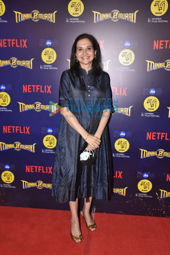photos celebs attend the premiere of the movie minnal murall 9