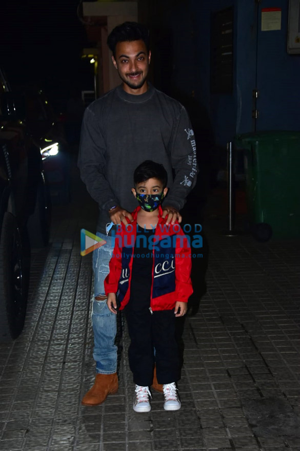 photos celebs attend the premiere of the movie spider man no way home 5