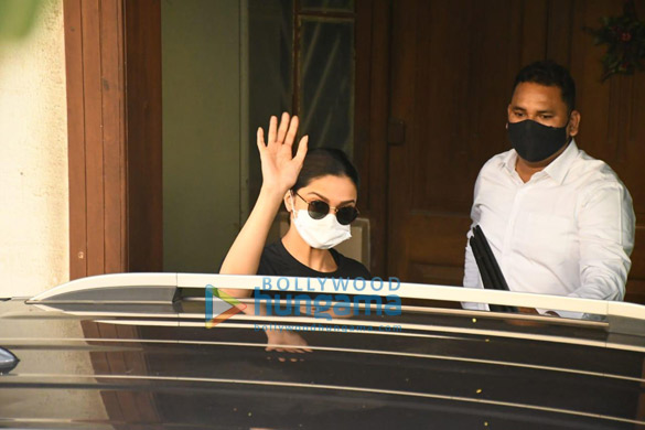 photos deepika padukone spotted at a dubbing studio in bandra 1 3