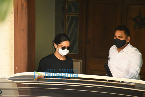 photos deepika padukone spotted at a dubbing studio in bandra 4 2