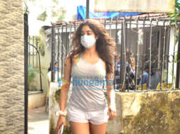 Photos: Janhvi Kapoor snapped at clinic in Juhu