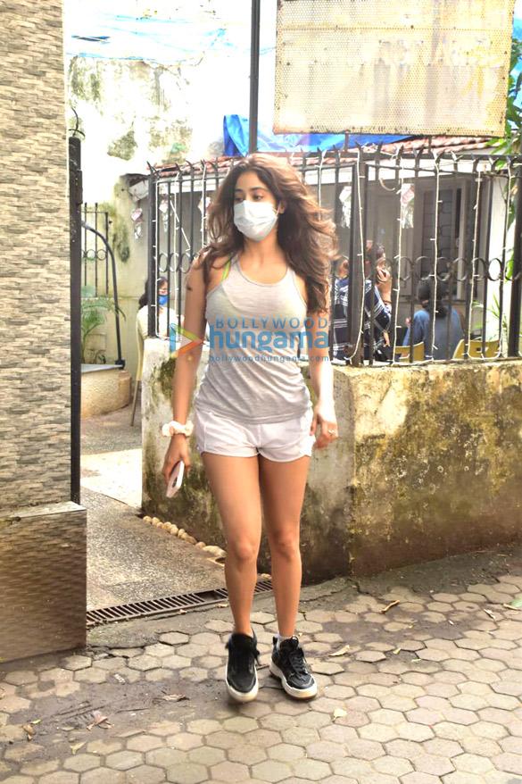 Photos: Janhvi Kapoor snapped at clinic in Juhu