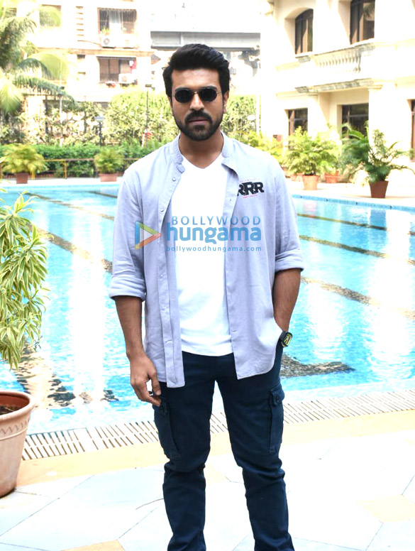 photos jr ntr ram charan and s s rajamouli spotted promoting rrr in mumbai 4