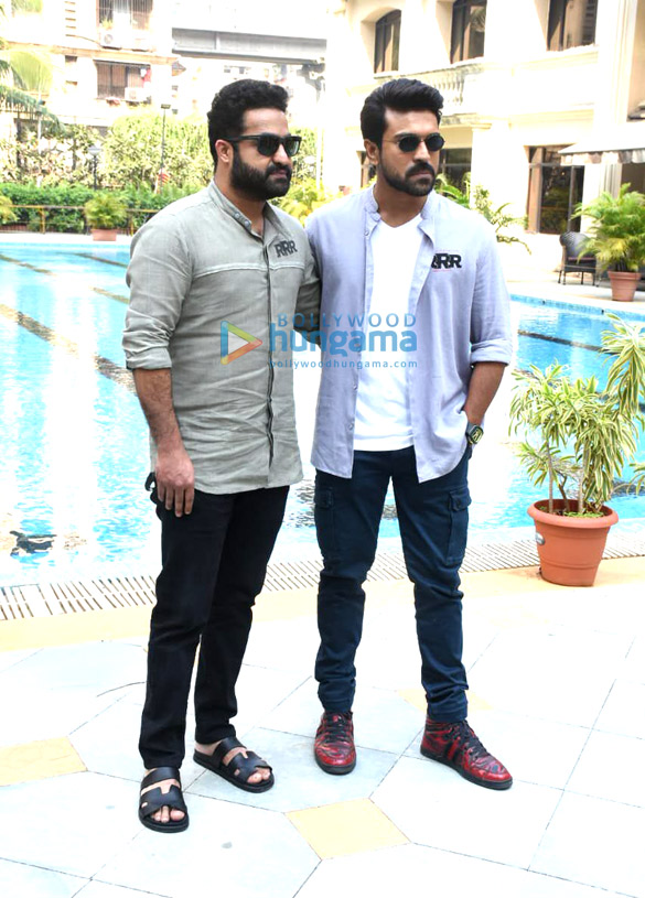 photos jr ntr ram charan and s s rajamouli spotted promoting rrr in mumbai 5