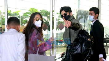 Photos: Kiara Advani, Sidharth Malhotra and Mouni Roy snapped at the airport