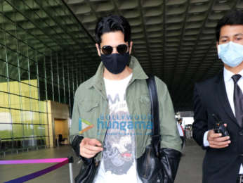 Photos: Kiara Advani, Sidharth Malhotra and Mouni Roy snapped at the airport