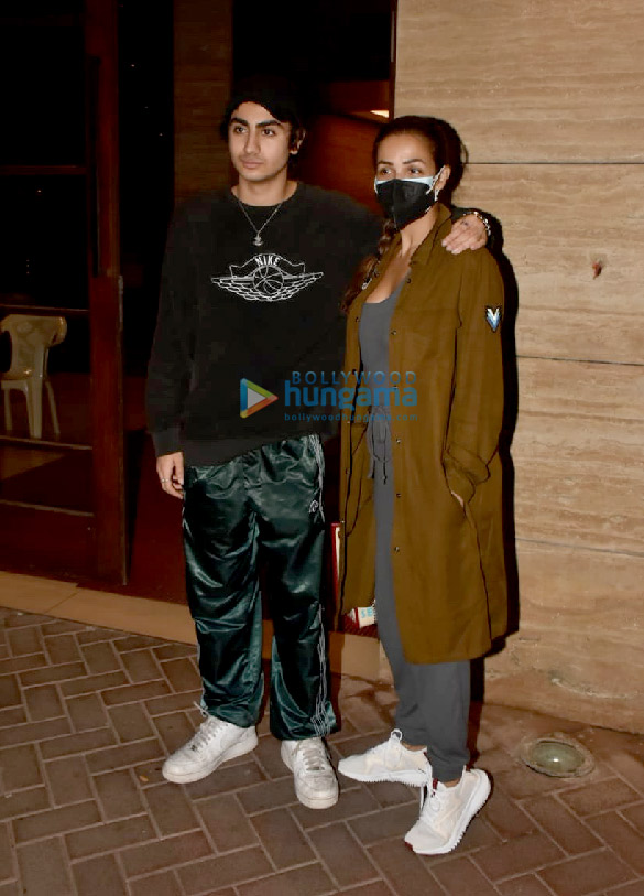 photos malaika arora with son arhaan khan and amrita arora spotted at their moms house in bandra 3