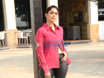 Photos: Mrunal Thakur spotted promoting her film Jersey at Sun n Sand in Juhu