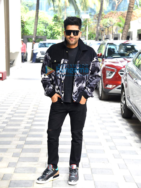 photos nora fatehi and guru randhawa snapped at t series office in andheri 6