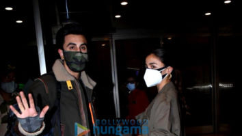 Photos: Ranbir Kapoor and Alia Bhatt spotted at the airport