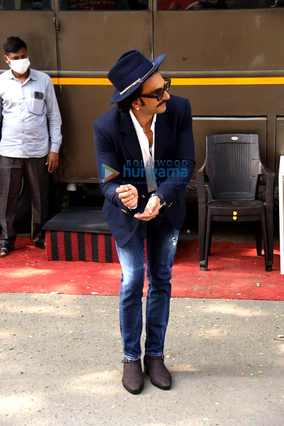 photos ranveer singh snapped at filmcity 2