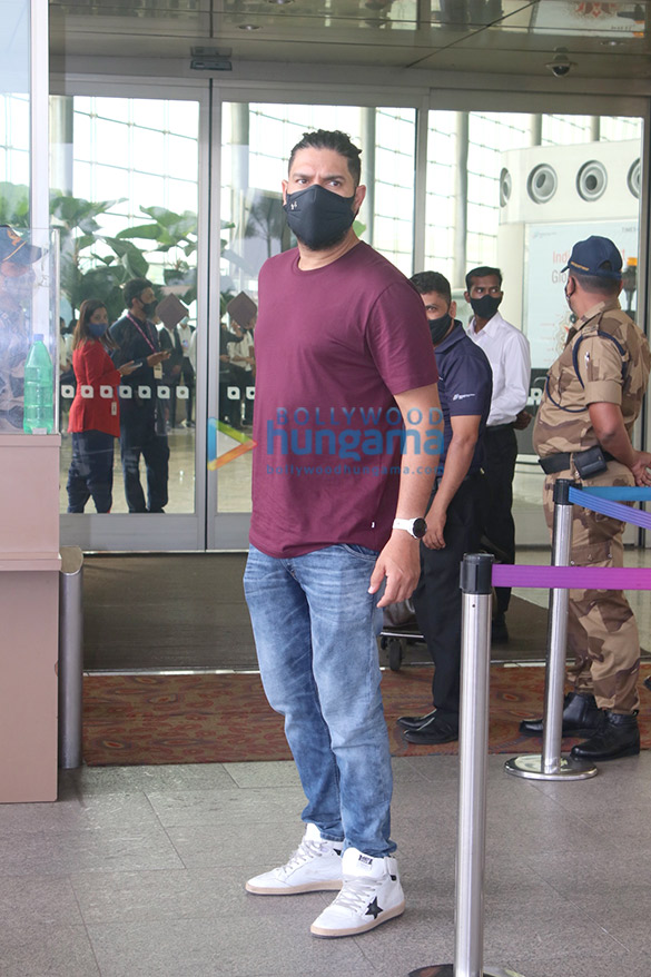 photos raveena tandon rana daggubati and others snapped at the airport 3