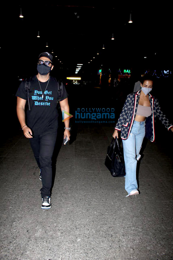 photos sara ali khan arjun kapoor malaika arora and huma qureshi snapped at the airport 2