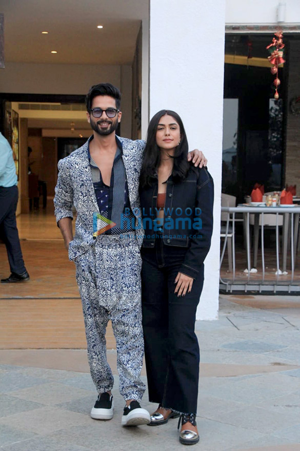 Photos: Shahid Kapoor and Mrunal Thakur snapped promoting their film Jersey