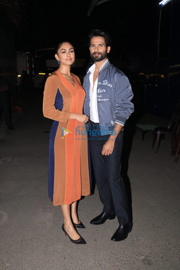 Photos: Shahid Kapoor and Mrunal Thakur snapped promoting their film Jersey