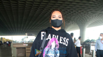 Photos: Sonakshi Sinha, Sonu Sood, Karisma Kapoor and others snapped at the airport
