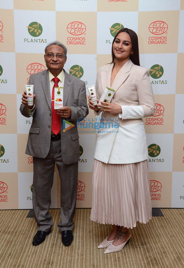 photos sonakshi sinha at the launch of plantas 00 3