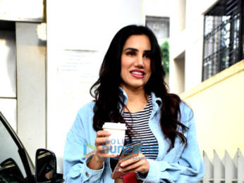 Photos: Sonnalli Seygall spotted in Bandra