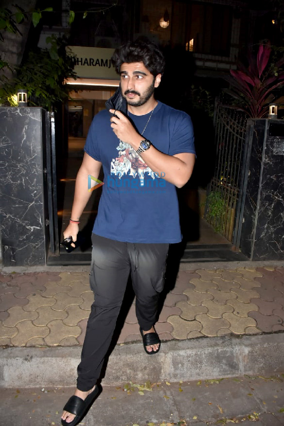photos tara sutaria and arjun kapoor at mohit suris office in bandra 4