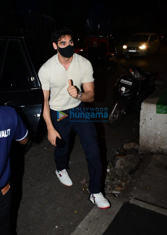 photos vani kapoor kl rahul ahan shetty tania shroff and others spotted at tori in khar 2