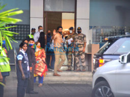 Photos: Vicky Kaushal and Katrina Kaif spotted at Kalina airport