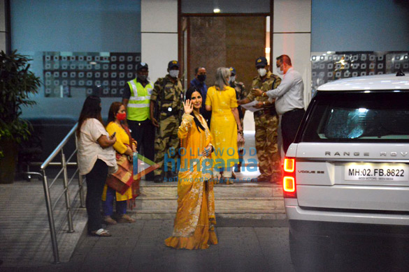 photos vicky kaushal and katrina kaif spotted at kalina airport 4