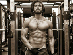 Ranveer Singh flaunts his chiseled physique in his latest Monday work-out post