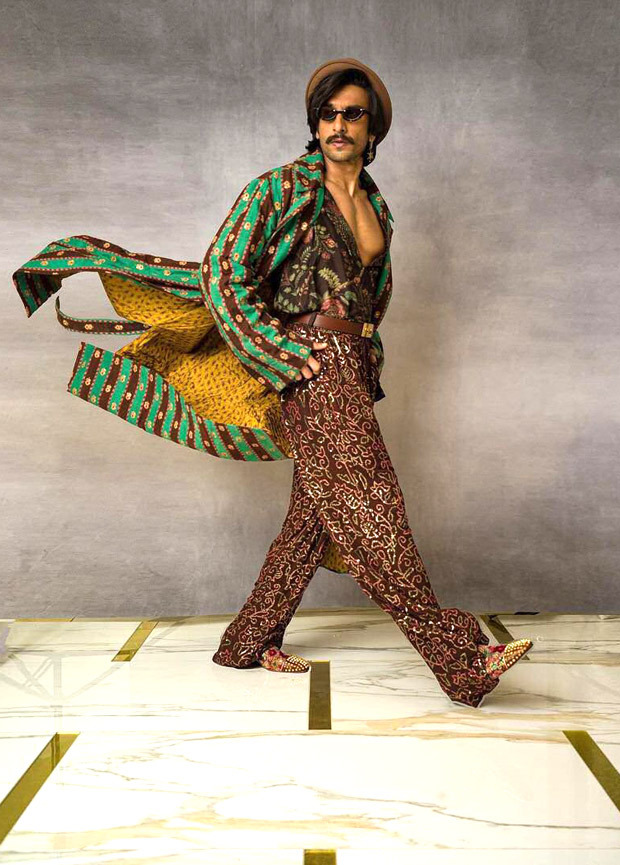 Ranveer Singh is a chameleon in Dubai; dons Gucci suit worth Rs. 3.3 lakh and Sabyasachi Mukherjee couture for 83 promotions Ranveer Singh is a chameleon in Dubai; dons Gucci suit worth Rs. 3.3 lakh and Sabyasachi Mukherjee couture for 83 promotions