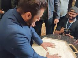 Salman Khan’s hand prints added to Wall of Fame in Saudi Arabia, watch video