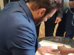 WOW- Salman Khan’s hand prints taken for the Wall of Fame at Boulevard, Saudi Arabia