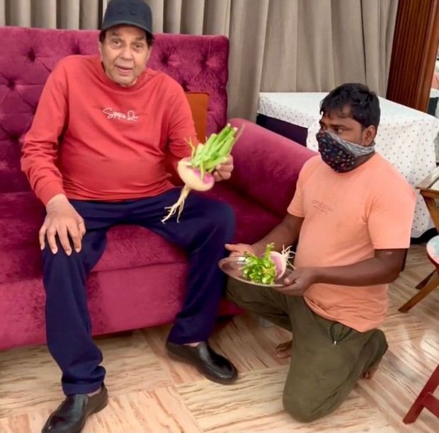 Dharmendra has fun with a turnip farmer; watch video
